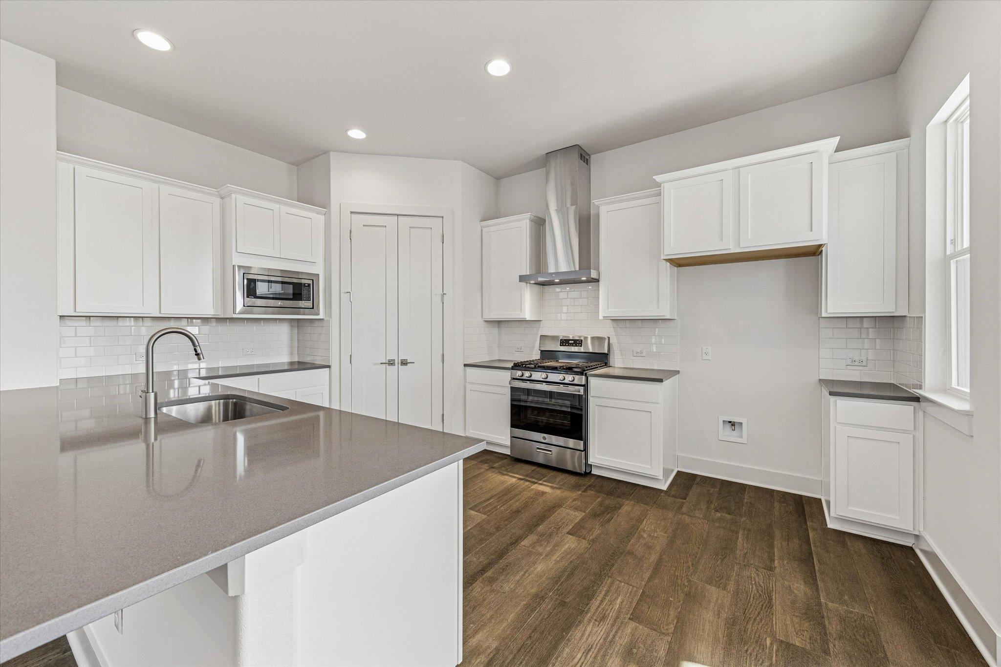 1531 N Red Bud LN 24