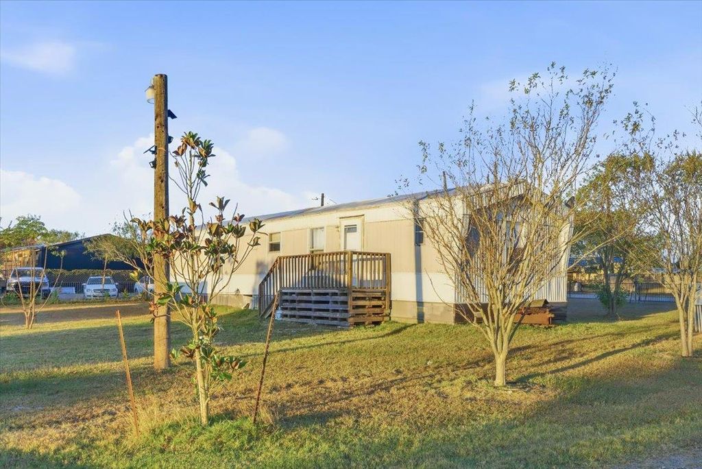 Photo of 675 Highland Ranch WAY, Dale, TX 78616 (MLS # 7852754)