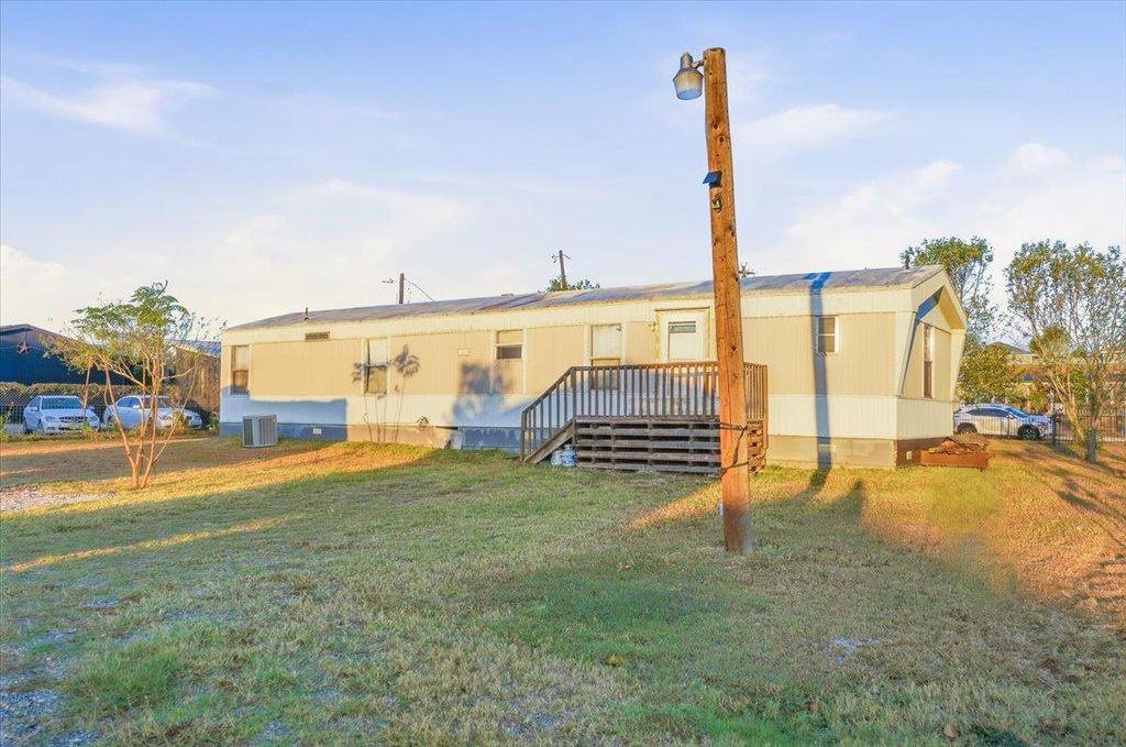 Photo of 675 Highland Ranch WAY, Dale, TX 78616 (MLS # 7852754)