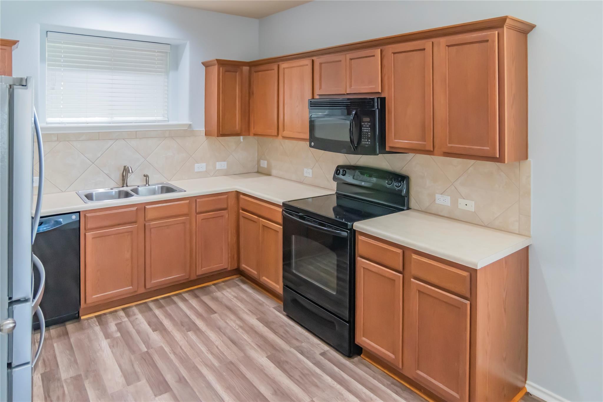 18532 Mammoth Cave BLVD 2