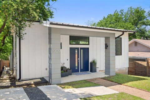 Photo of 1909 E 9th ST, Austin, TX 78702 (MLS # 9800863)