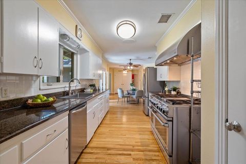 Tiny photo for 5904 Shoal Creek BLVD, Austin, TX 78757 (MLS # 1622458)