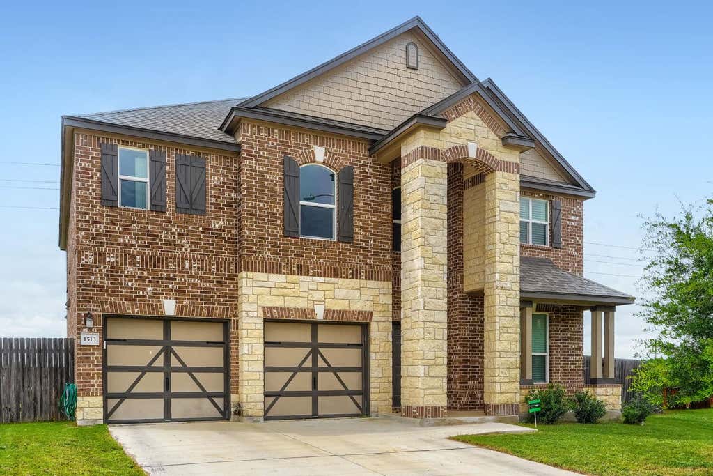 Photo of 1513 Foxglove DR, Lockhart, TX 78644 (MLS # 1124917)