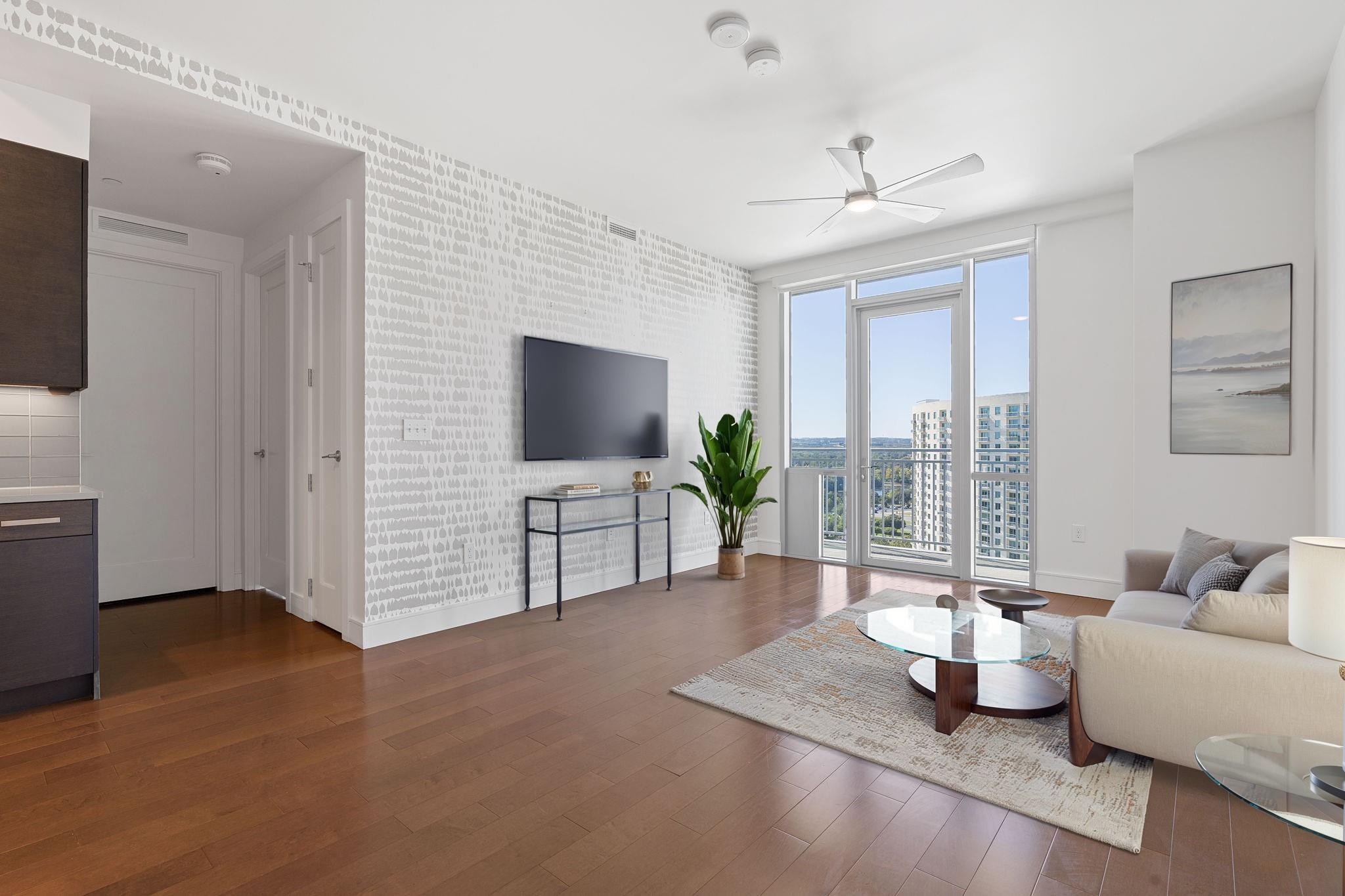 222 West Ave 1412