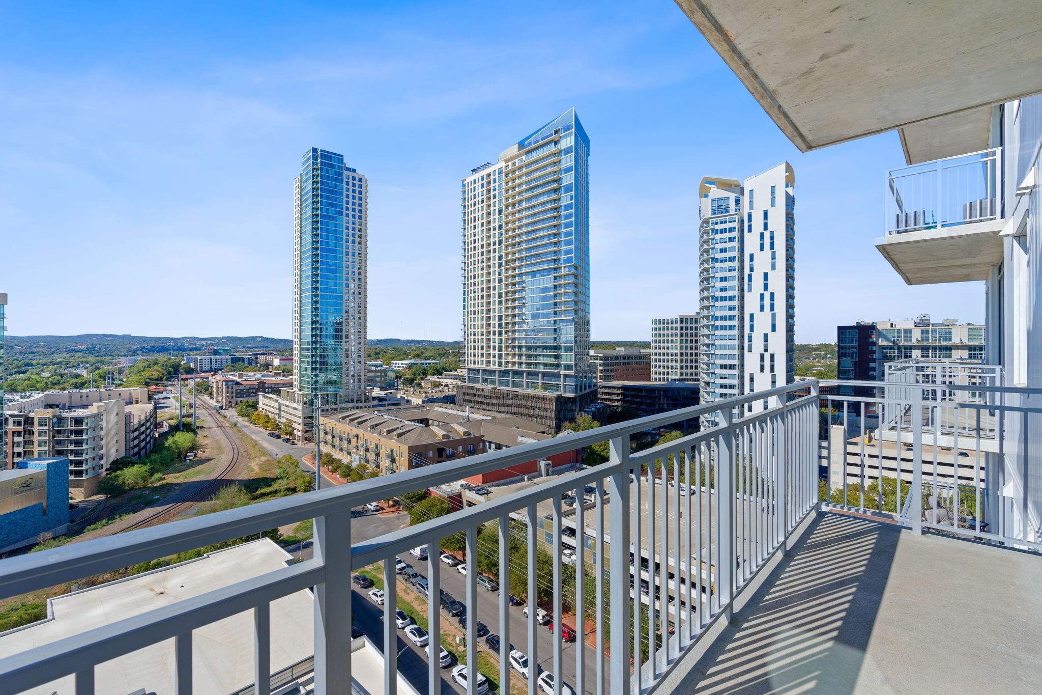 222 West Ave 1412