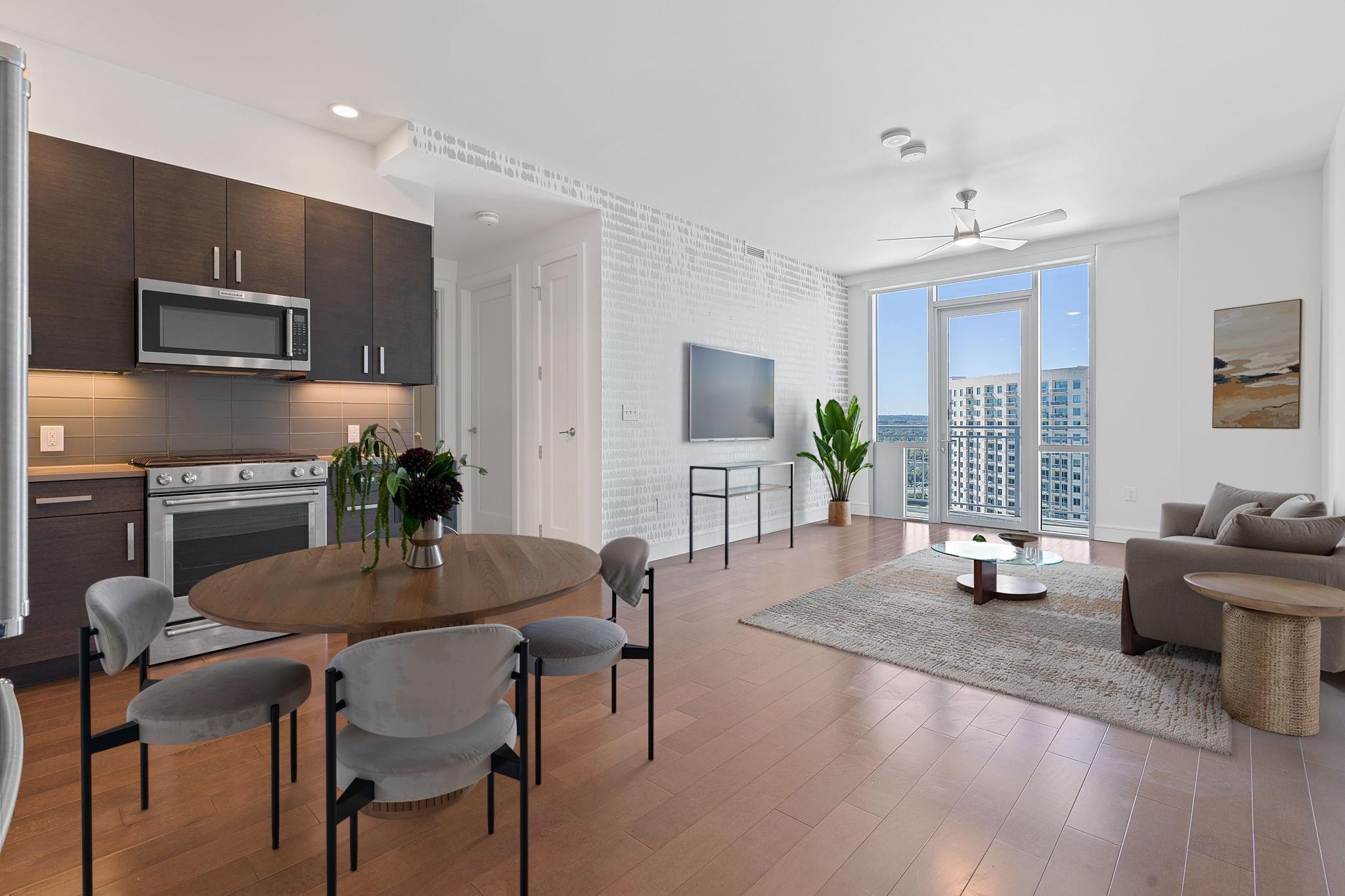 222 West Ave 1412