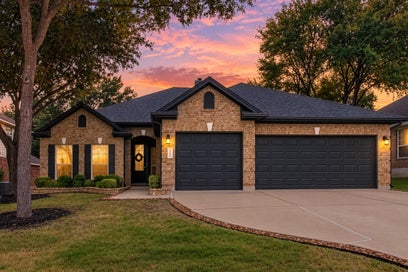 532 Crooked CRK Buda TX 78610