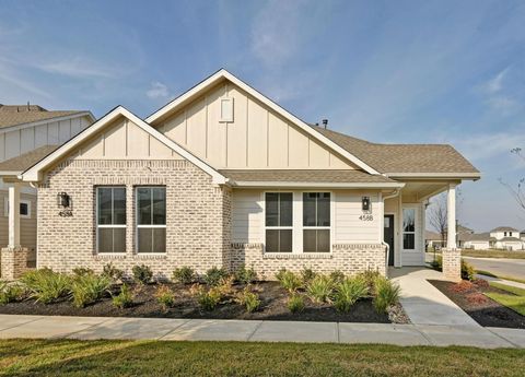 458 Orleanian DR B Buda TX 78610