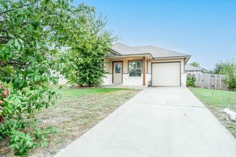 Photo of 217 Azurite DR, Jarrell, TX 76537 (MLS # 2280643)