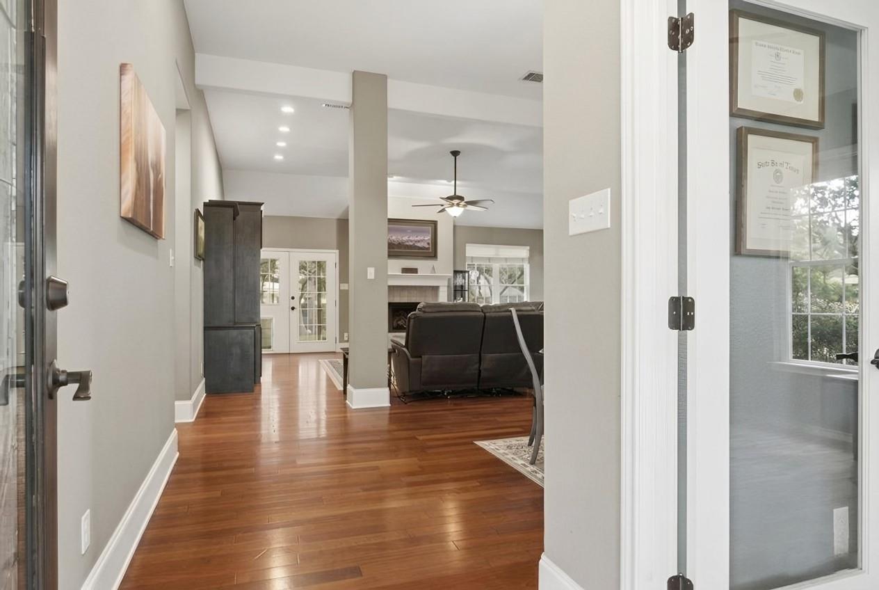 100 Oakmont CT