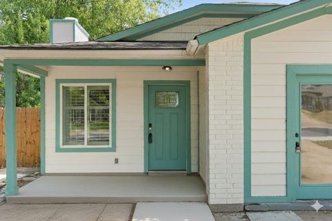 Photo of 6807 Trendal LN, Austin, TX 78744 (MLS # 1855689)