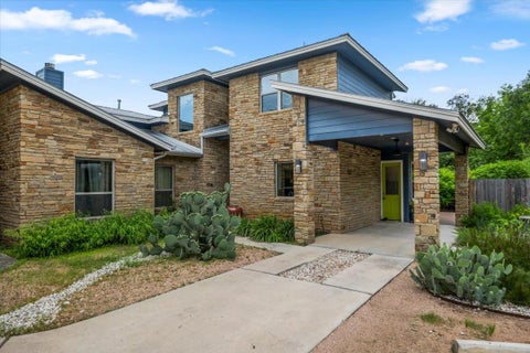 Photo of 913 Stobaugh ST #B, Austin, TX 78757 (MLS # 2148272)