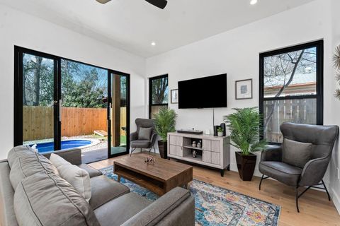 Tiny photo for 910 Tillery ST, Austin, TX 78702 (MLS # 3967394)