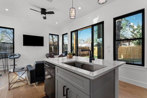 Tiny photo for 910 Tillery ST, Austin, TX 78702 (MLS # 3967394)