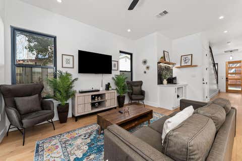 Tiny photo for 910 Tillery ST, Austin, TX 78702 (MLS # 3967394)