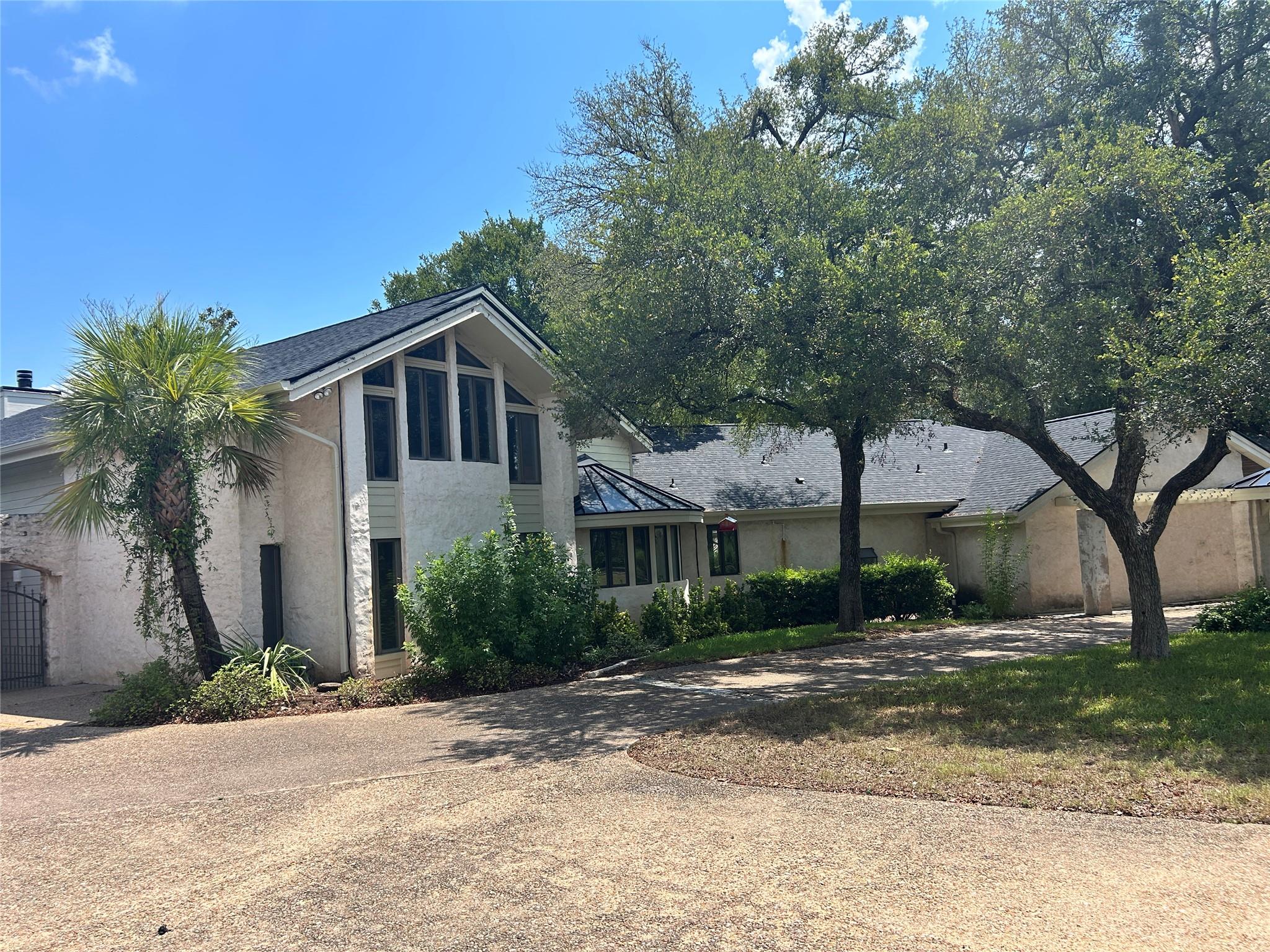 113 Serenada DR