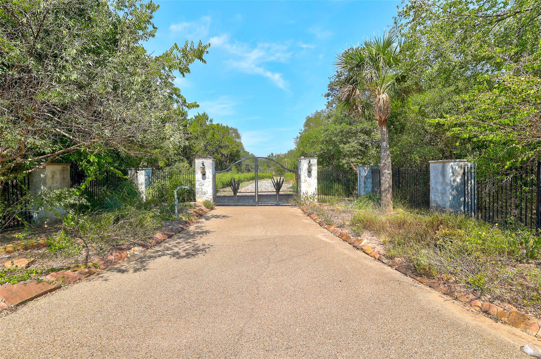 113 Serenada DR