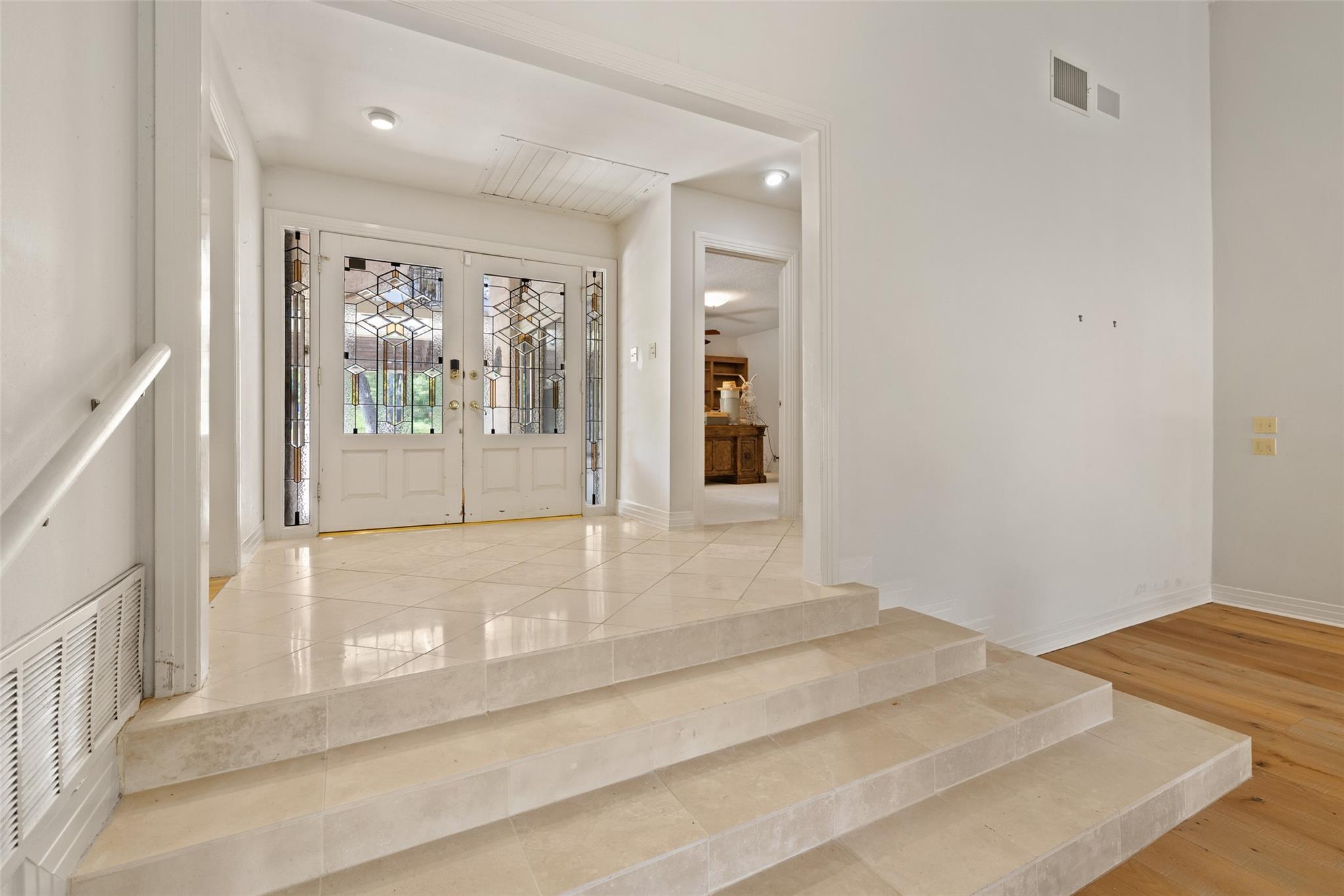 113 Serenada DR