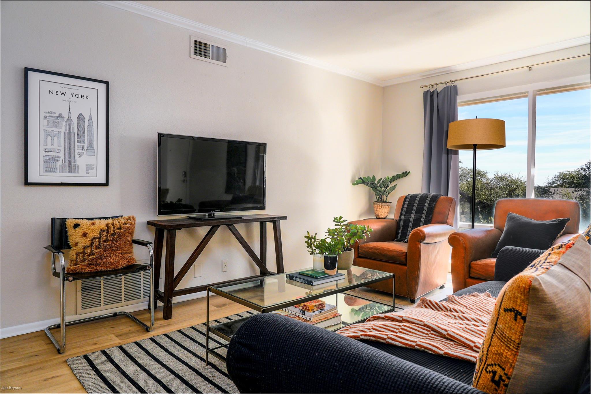 5326 Balcones DR D