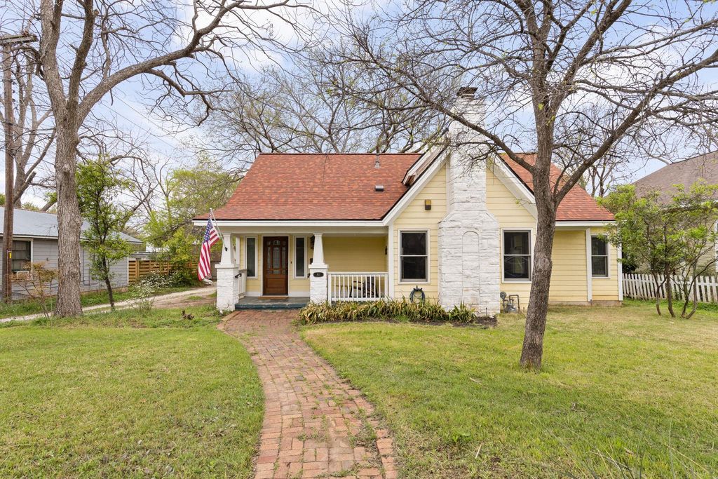 Photo of 811 E 46th ST, Austin, TX 78751 (MLS # 8286408)