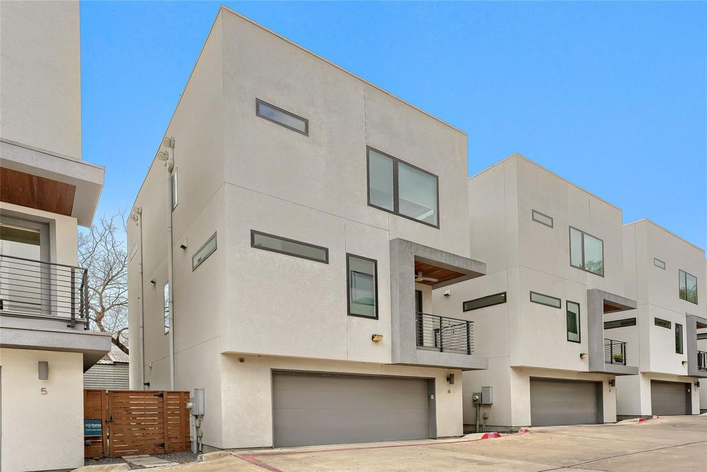 Photo of 2301 Bluebonnet LN #4, Austin, TX 78704 (MLS # 8575935)