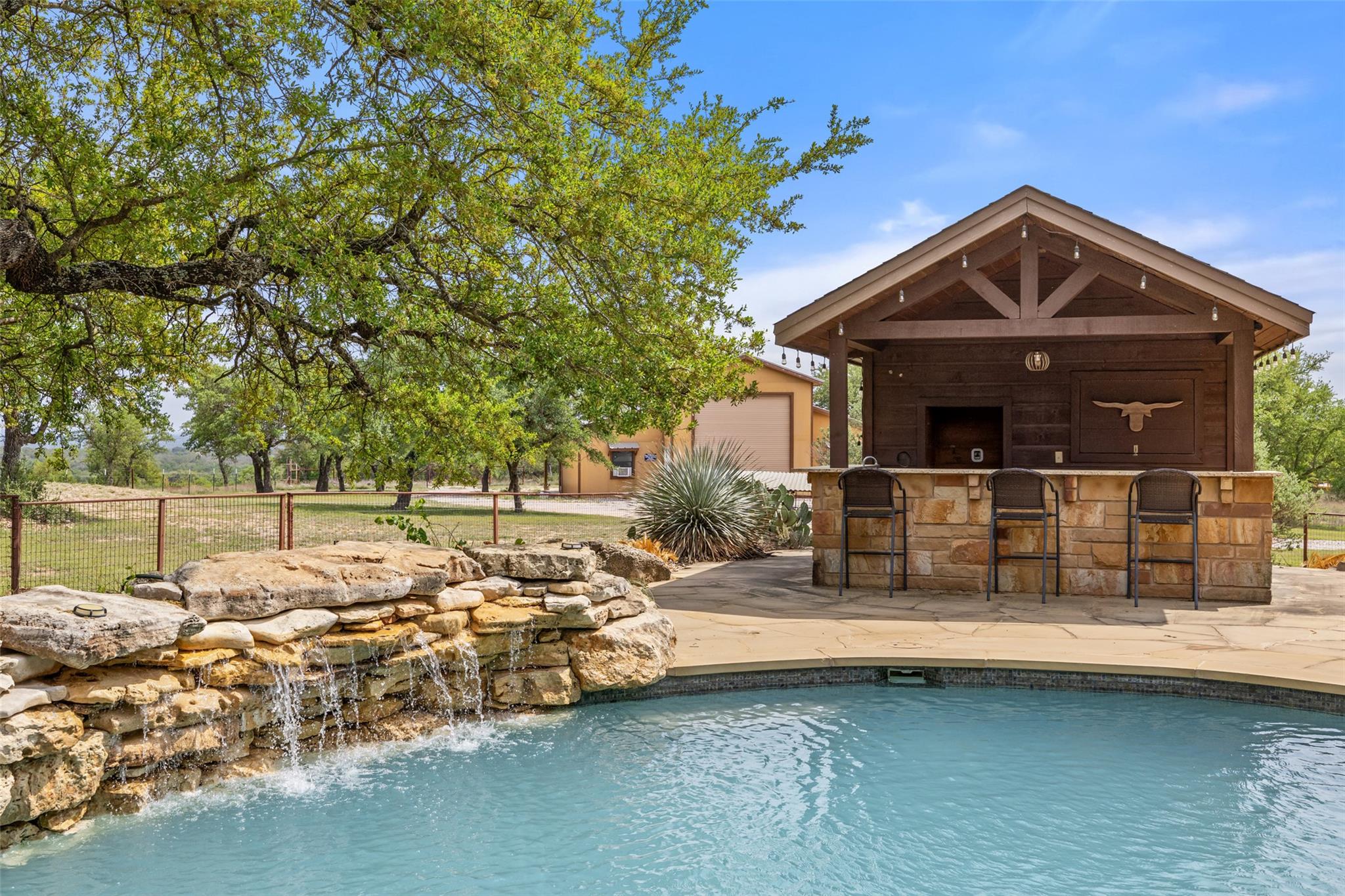 101 Crooked Oak LN