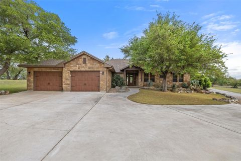 101 Crooked Oak LN Round Mountain TX 78663