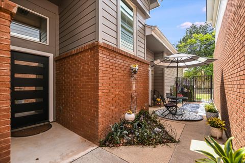 Tiny photo for 5622 Parade RDG, Austin, TX 78731 (MLS # 9634734)