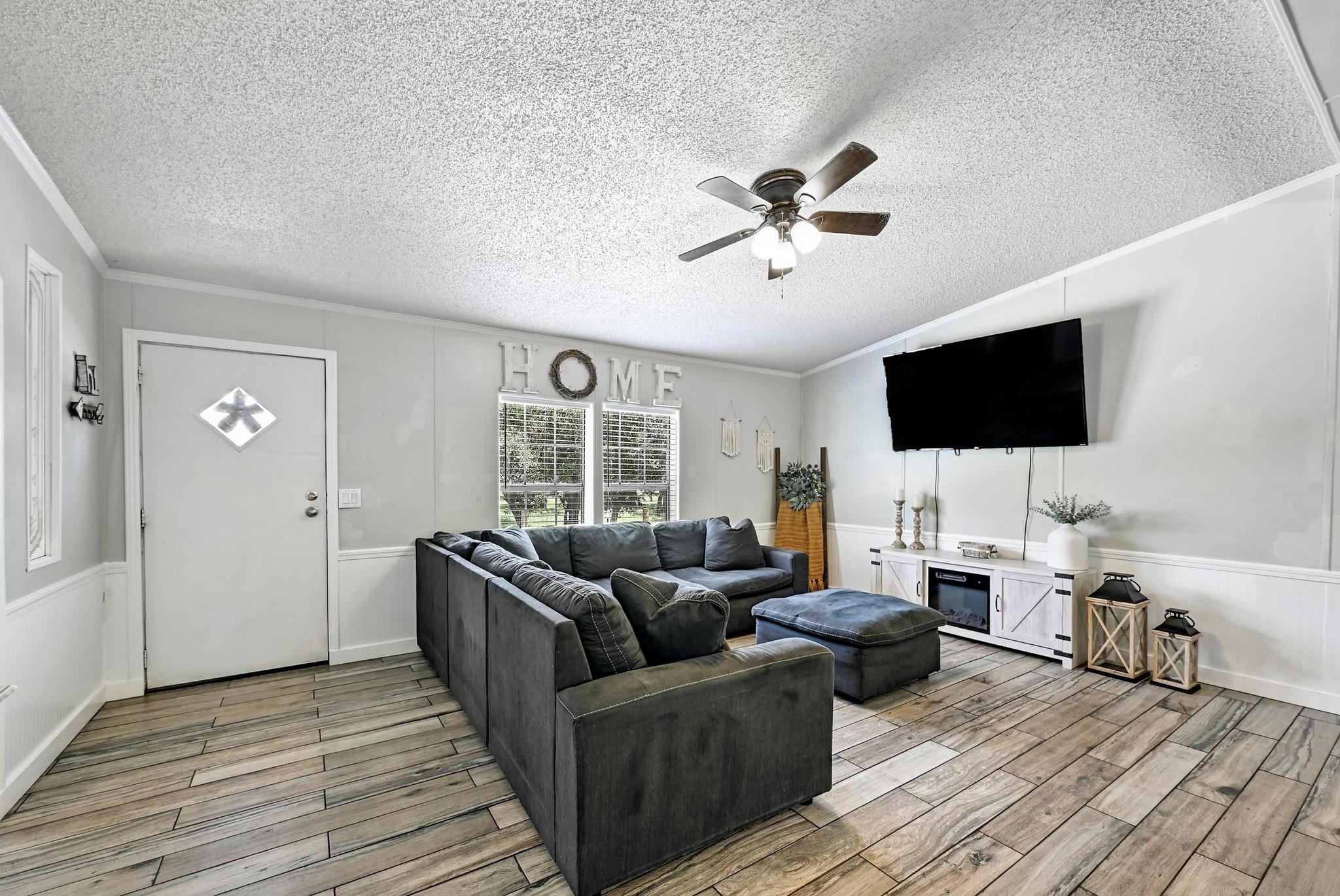 305 Saratoga Springs CV