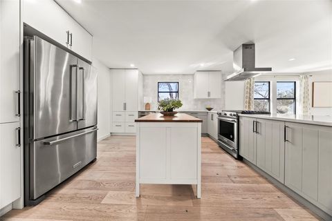 7702 Wynne LN Austin TX 78745