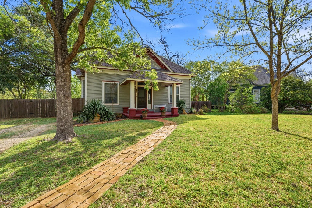 Photo of 410 Cibilo ST, Lockhart, TX 78644 (MLS # 1838370)