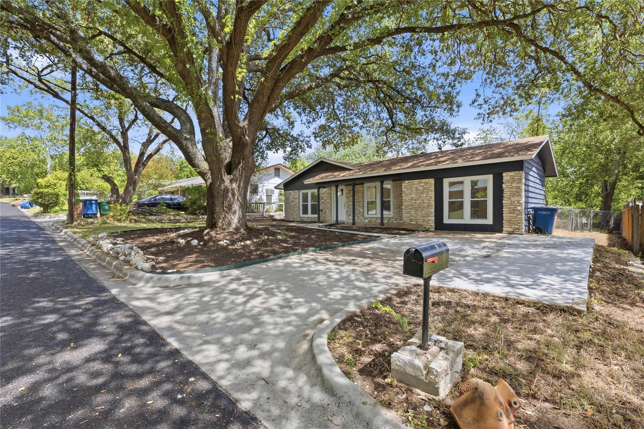 6807 La Salle DR