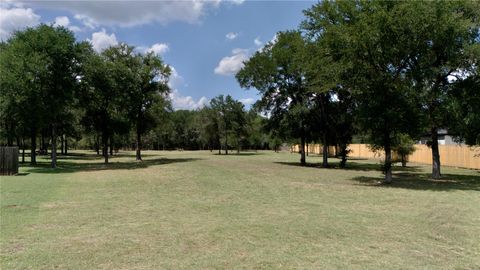 112 Creekwood TRL Cedar Creek TX 78612