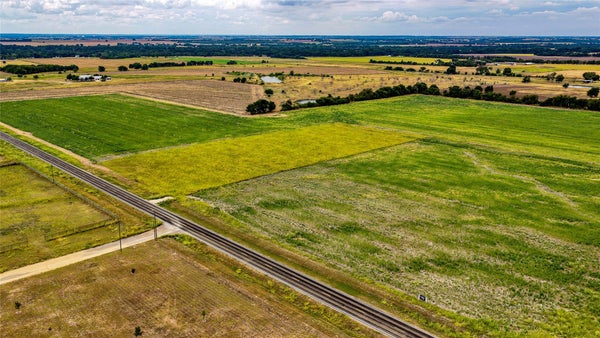 AVE B, BUCKHOLTS, TX 76518 - Image eaa3a289eff005eeaee3314c5ea1175b/3849727046