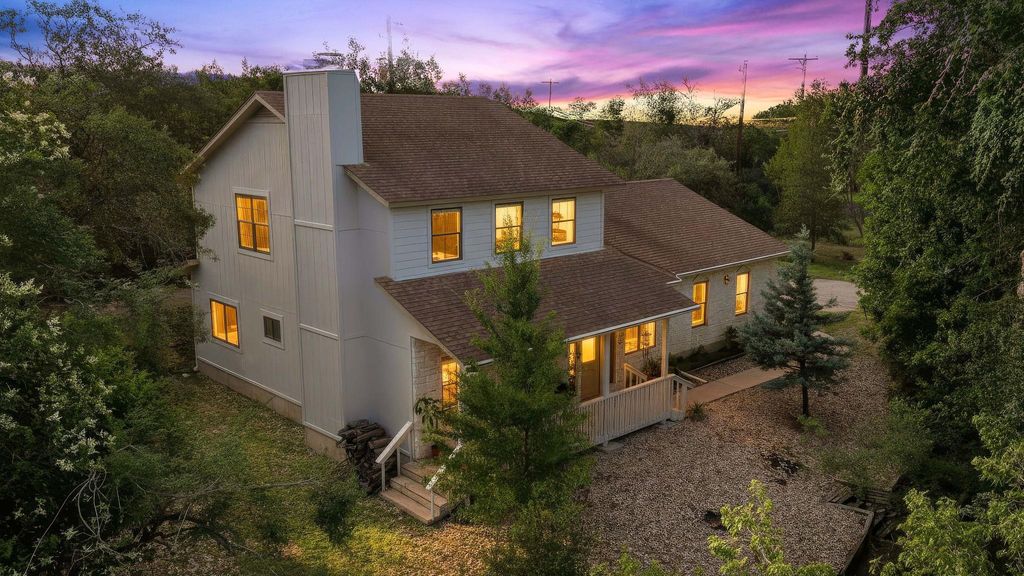 Photo of 802 El Viejo Camino, Austin, TX 78733 (MLS # 4788551)