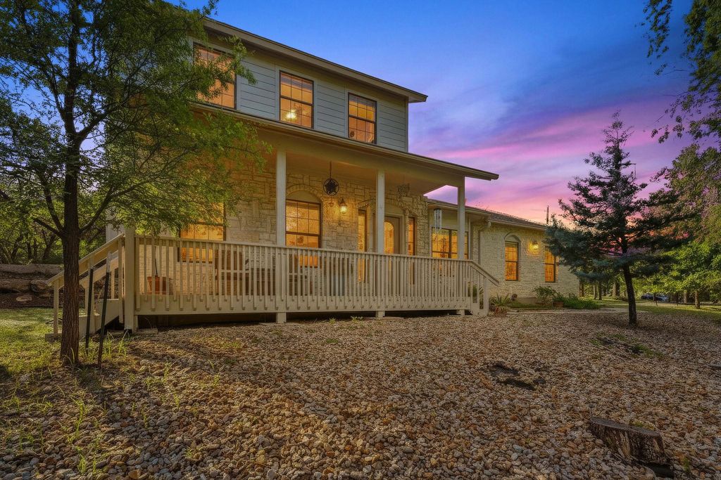 Photo of 802 El Viejo Camino, Austin, TX 78733 (MLS # 4788551)