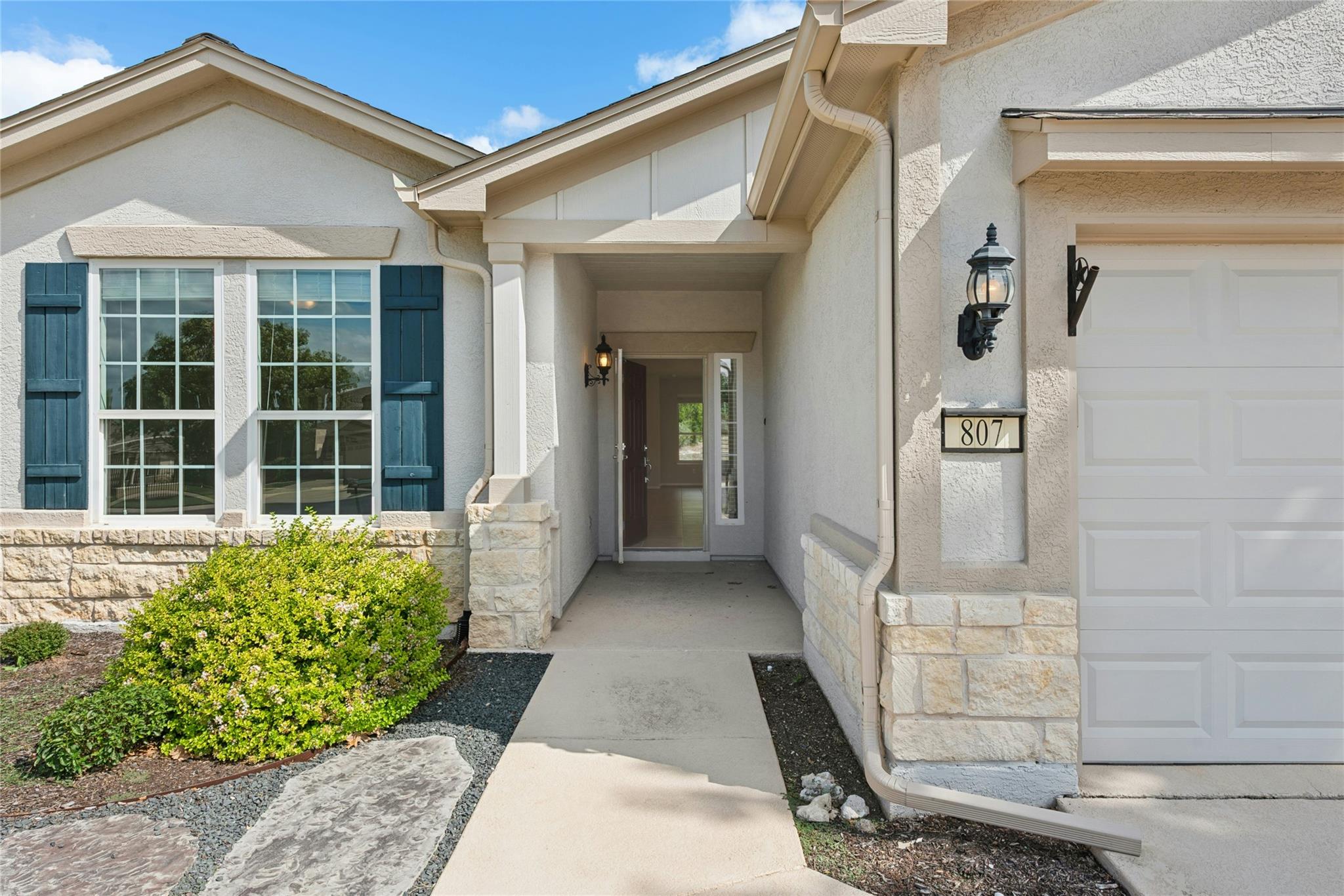 807 Independence Creek LN