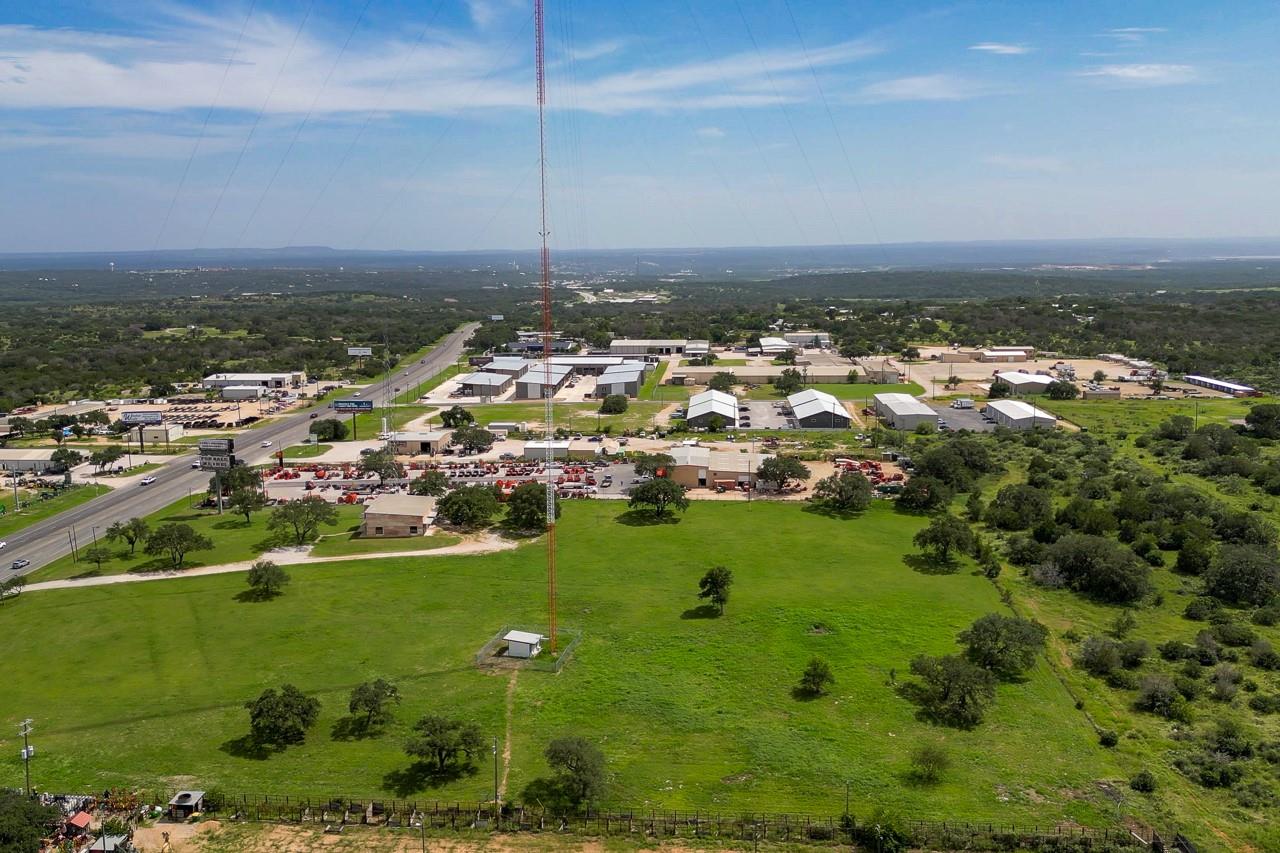 5526 N US Highway 281