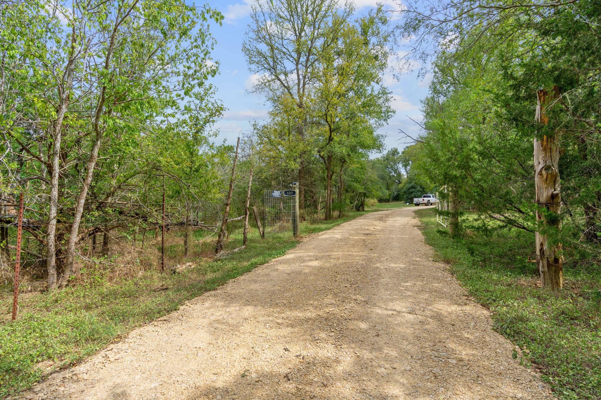 689 Chamberlin RD