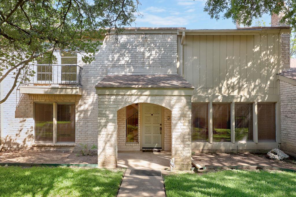 8102 East CT