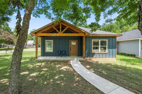 A home in Smithville