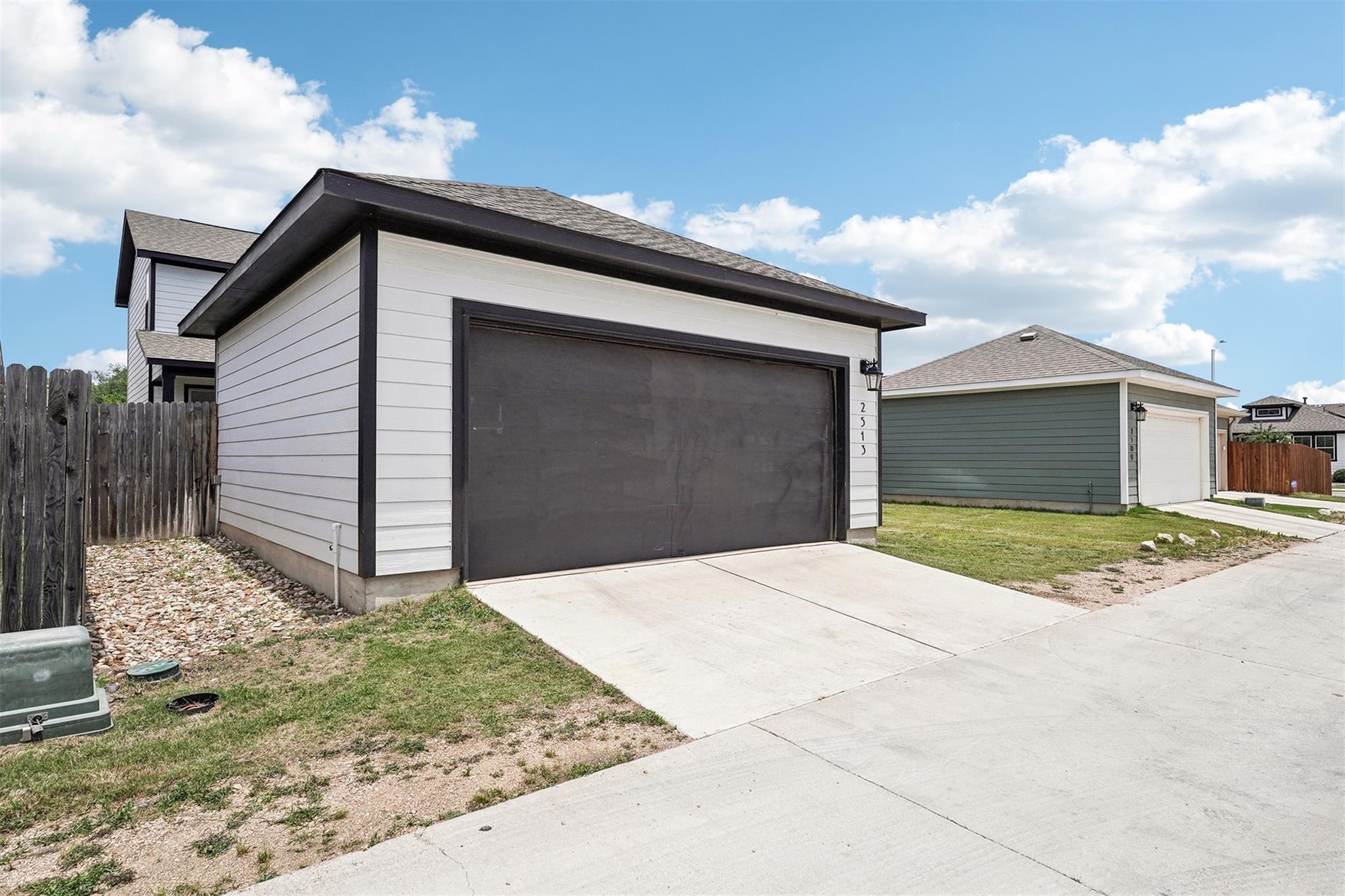 2513 Pecan Island DR