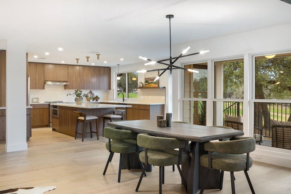 408 Rolling Green DR