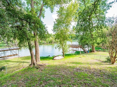 1229 Lone Star DR New Braunfels TX 78130