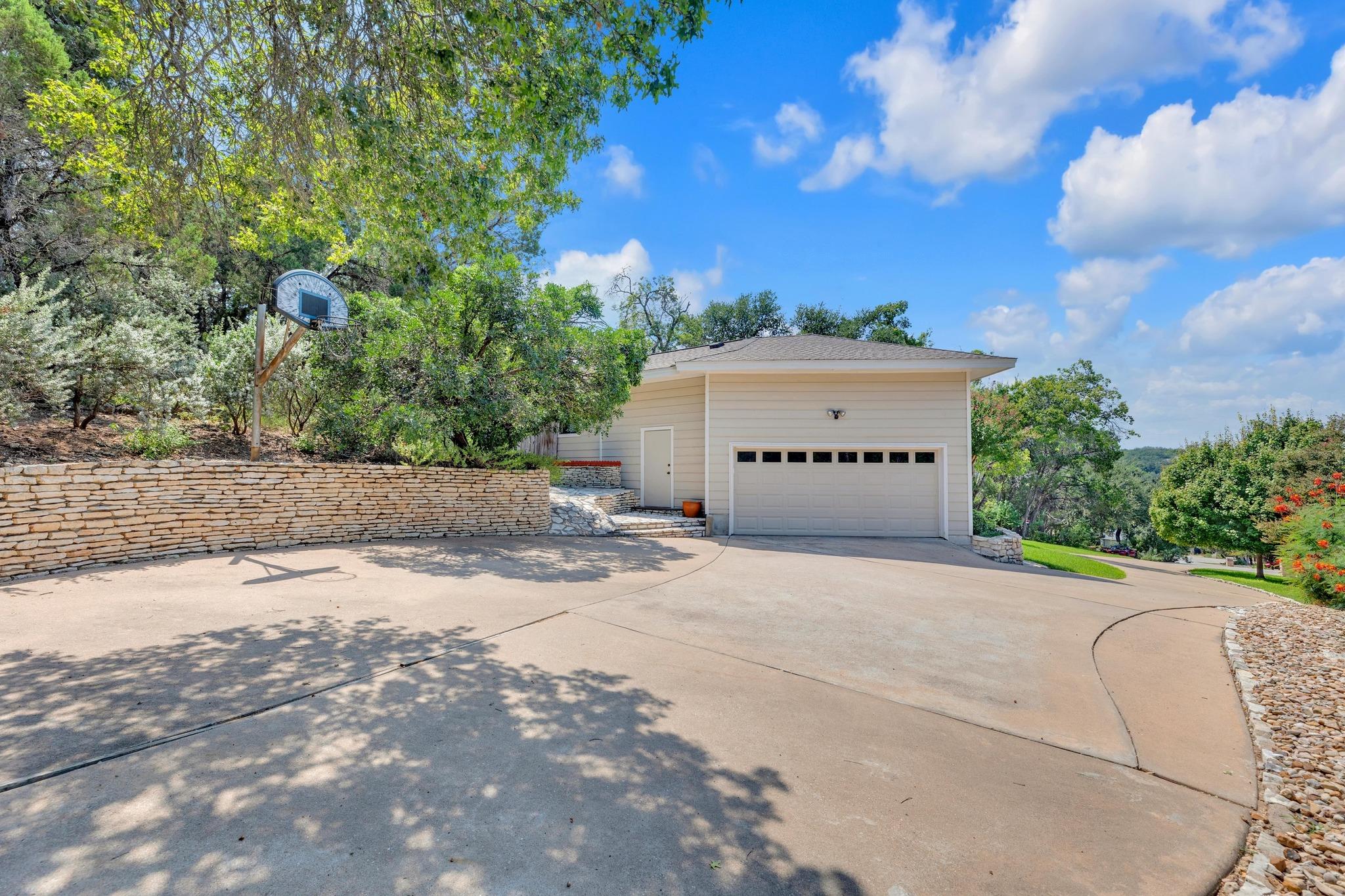 105 Tamarac CT