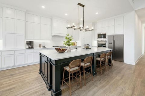 1221 Firebush RD Leander TX 78641