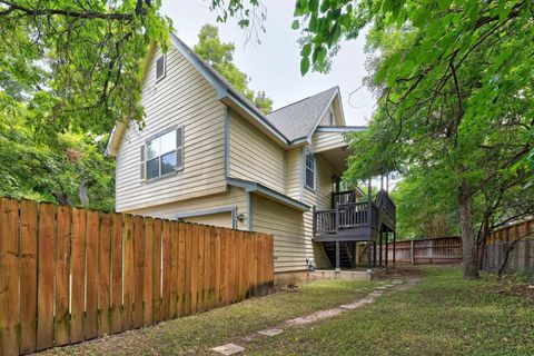 Photo of 106 E 46th ST #B, Austin, TX 78751 (MLS # 6815152)