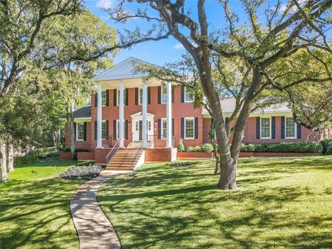 203 Wallis DR Austin TX 78746