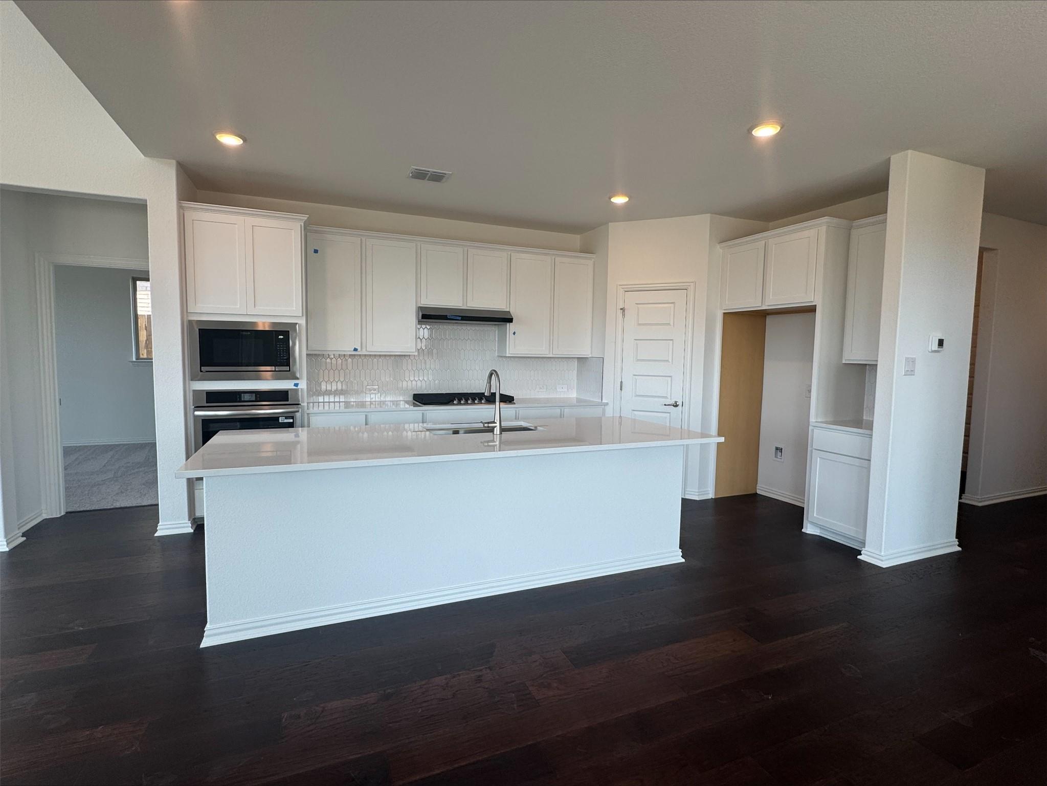 285 Rubber Tree WAY