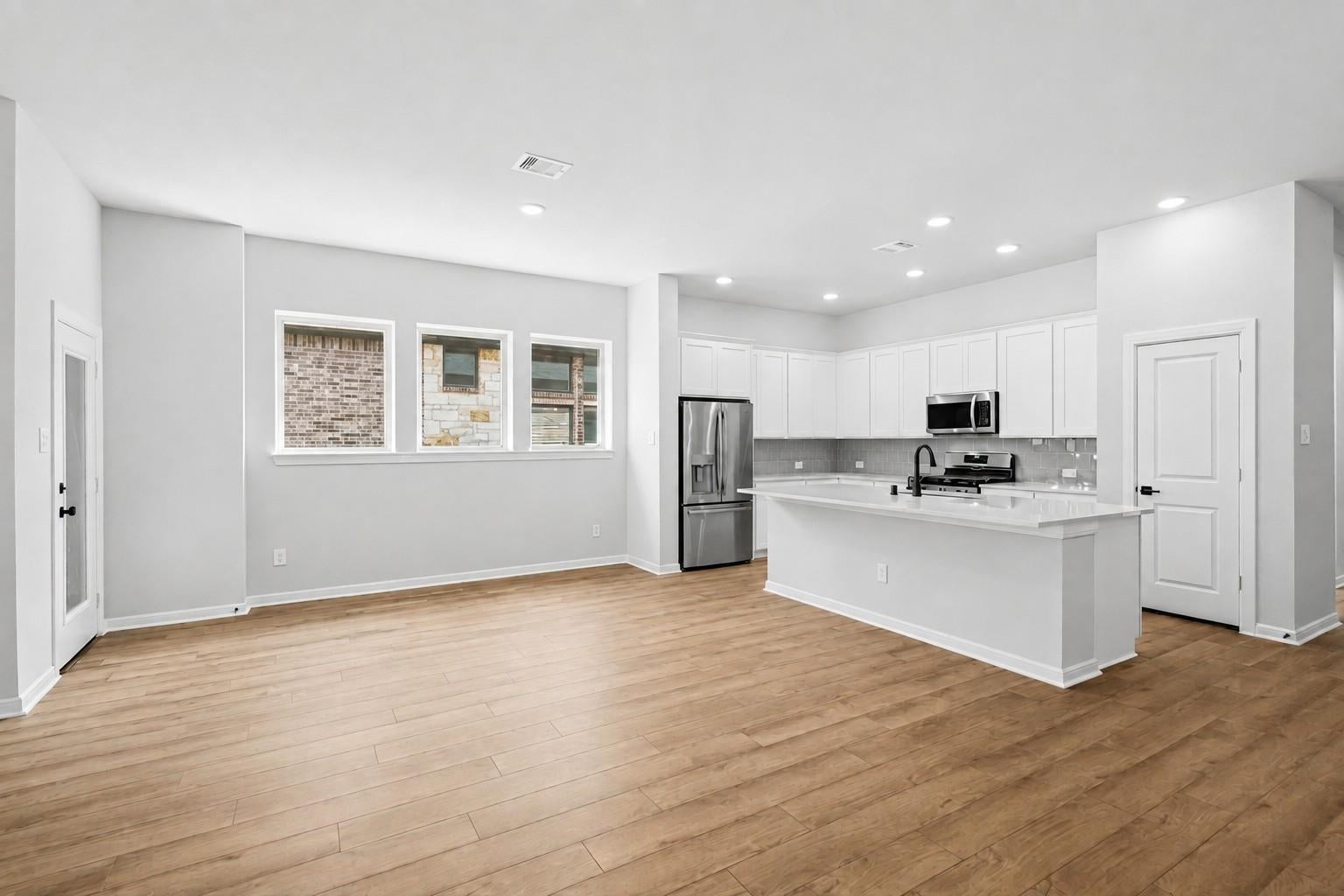 904 Prominence WAY